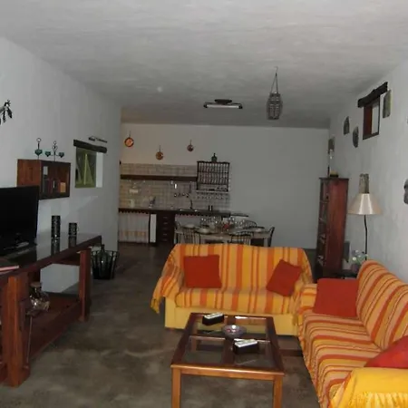 Villa Sleeps 5 Wifi