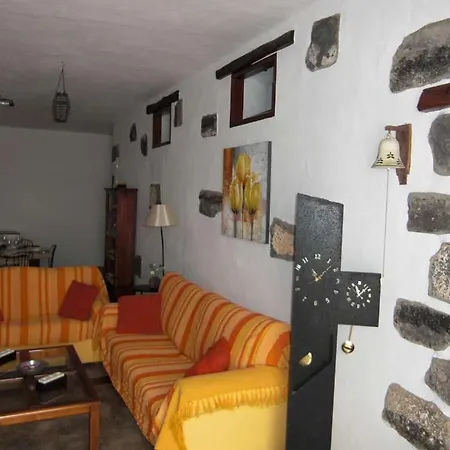 Sleeps 5 Wifi Villa
