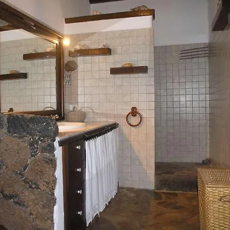 Sleeps 5 Wifi * Tinajo
